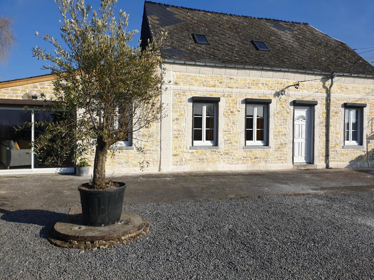 Gite La Criniere Au Vent Etreaupont Exterior photo